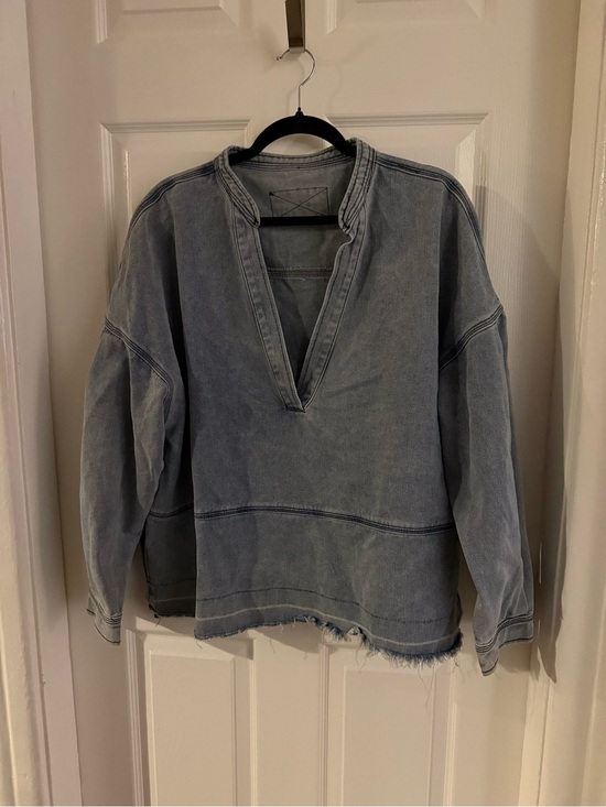Tops - Light Wash Denim Pullover V-Neck Sweatshirt
